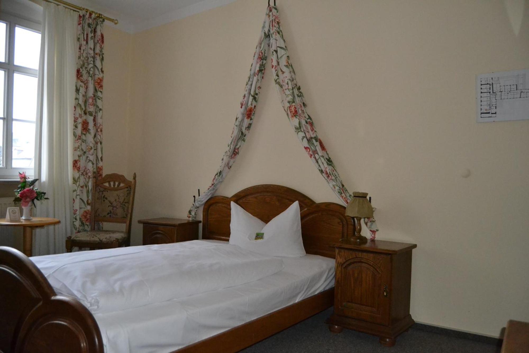 Saalfeld Saale Hotel Anker חדר תמונה